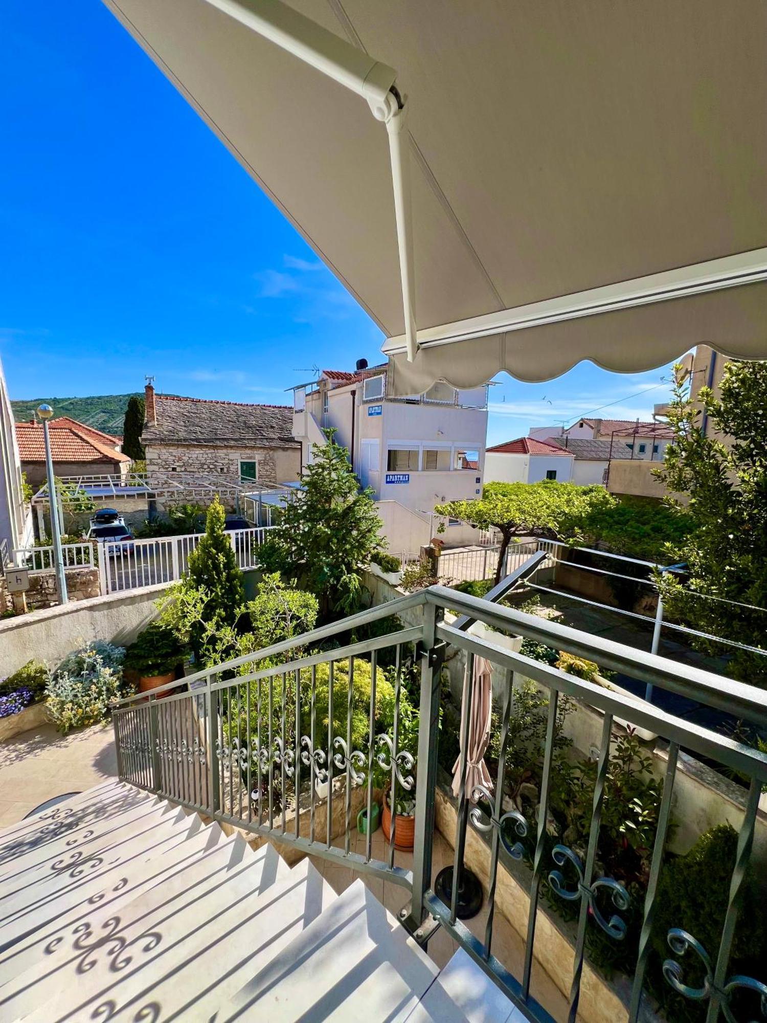 Apartment Sunny Primosten